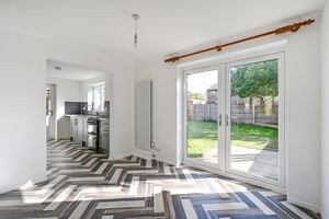 Diner/Kitchen- click for photo gallery